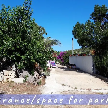 펜션 Near The Sea Vacation Parja *